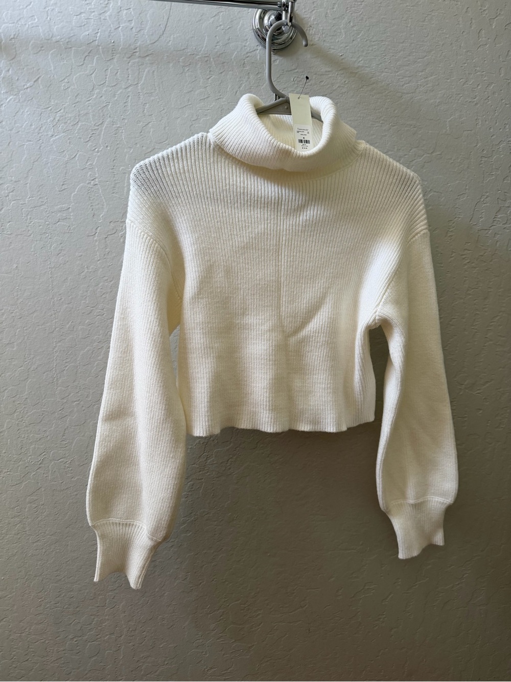 mi ami Cream Cropped Turtleneck Sweater NWT